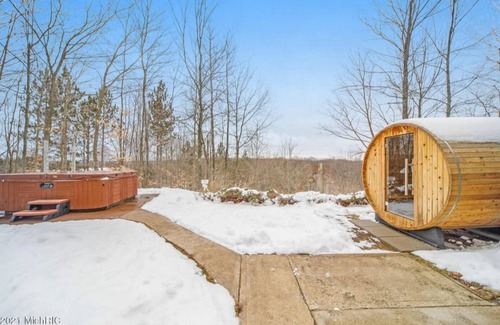 Harbor Springs Bed & Breakfast | Happy Days and Nights - Marquette