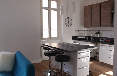 Carnot Apartment | Happy Days