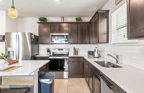 Davenport House | Happy Daze - Home for 8