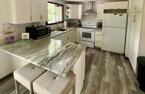 Forestdale House | HAPPY ESCAPE a super comfy cozy space in a quiet intimate setting.