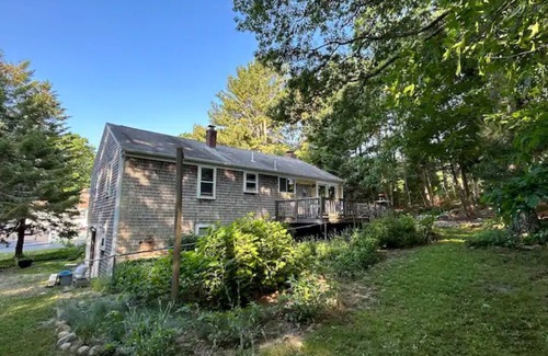 Forestdale House | HAPPY ESCAPE a super comfy cozy space in a quiet intimate setting.