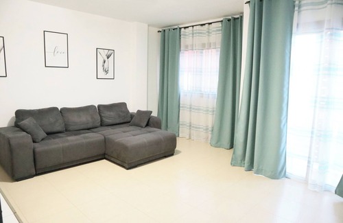 San Isidro Apartment | "HAPPY FLAT TENERIFE" - 5 min. by car from South Airport and El Medano beach.