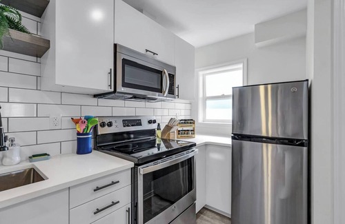 Cornwall Apartment | Happy Haven: 5mins to St. Lawrence College