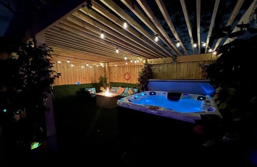 Taylor Berry House | Happy Haven | Hot Tub