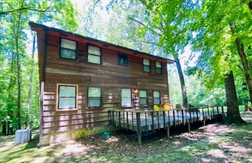 Newnata House | Happy Hollow Hideaway