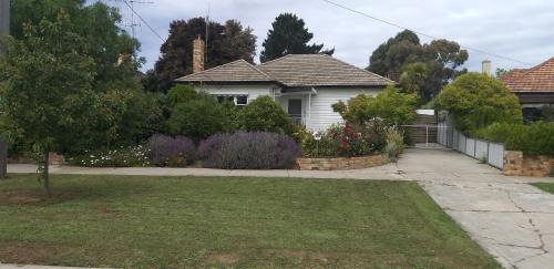 Flora Hill House | Happy Home