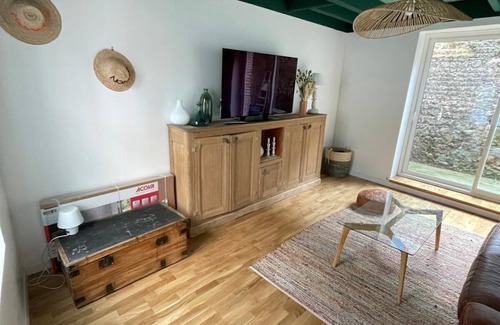 Saint-Valery-en-Caux House | "Happy hour" Renovated fisherman's cottage in historic district.