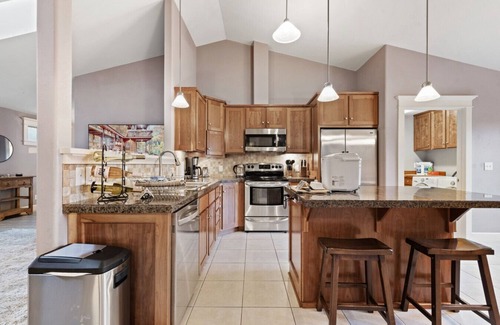Baker City House | Happy House - Cozy Family Home