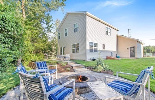 Miami Park House | Happy Landings - Coastal home with tram and stairs to beach access!