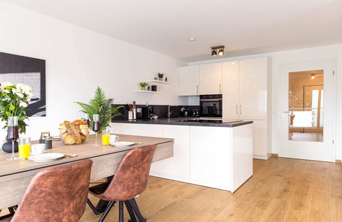 Friedrichshafen Apartment | Happy Living Bodensee Nur100 Meter zum See Inkl. Billard, Balkon, W-lan, Kaffee