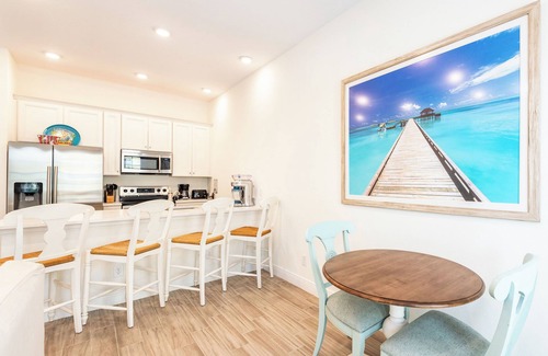 West Kissimmee Cottage | Happy Ours Cottage near Disney with Private Hot Tub and Margaritaville Resort &.