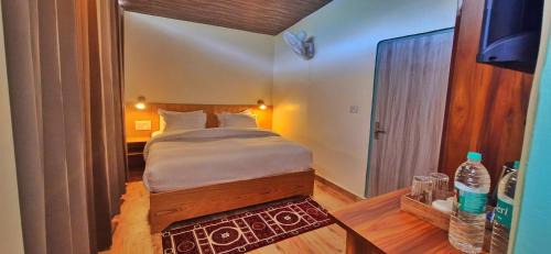 Naukuchiyatal Hotel | Happy Owls Lakeside Lodge