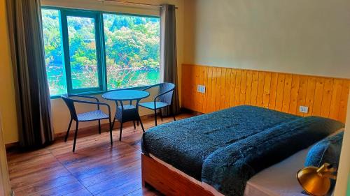 Naukuchiyatal Hotel | Happy Owls Lakeside Lodge