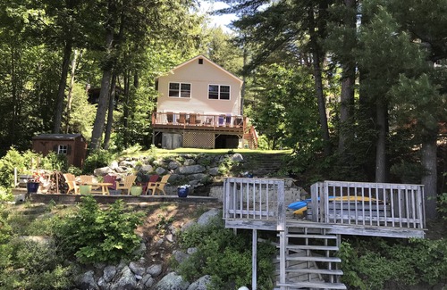 Mount Sunapee House | Happy Place On Lake Sunapee - 10 minutes from the ski resort