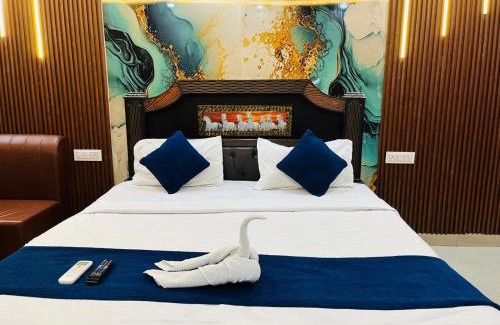 Saket Hotel | Happy Residency - Near Saket Metro