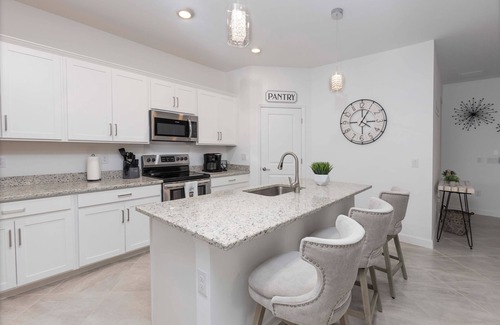 Gateway Resort | Happy Resort Home with Pool/Spa - 4-bedroom/3-bath with Clubhouse & Amenities