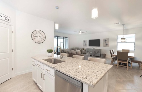 Gateway Resort | Happy Resort Home with Pool/Spa - 4-bedroom/3-bath with Clubhouse & Amenities