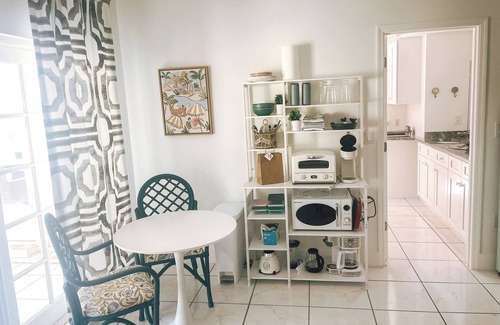 Golden Beach Apartment | Happy Sunsets Pool House - Pets - Parking