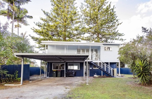 Beachmere House | Happy Tides