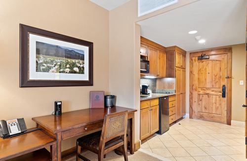 Tamarack Apartment | Happy Trails Captivating Lodge King Studio Condo |Jet Tub and Fireplace