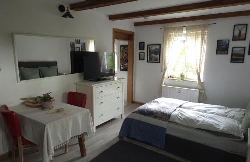 Oberau Apartment | Happy Trails, Cosy One Room Garten Apartment