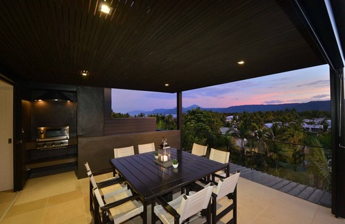 Port Douglas Villa | Hapuka - 4 Bedroom Villa in Town with Ocean Views