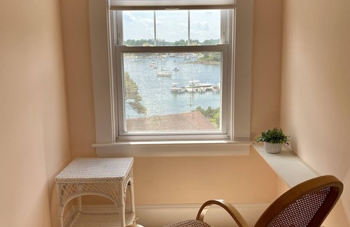 York Harbor House | Harbor Haven