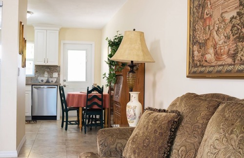 Safety Harbor House | 'Harbor Hide Away' - Victorian Sweetheart