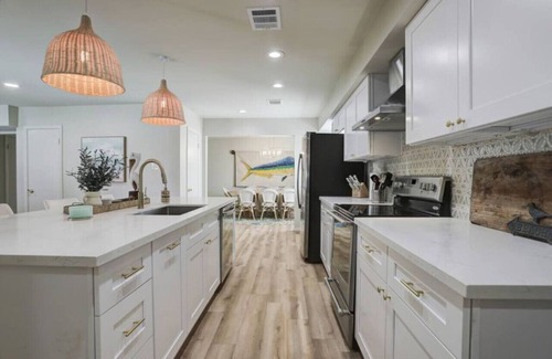 Galveston House | Harbor HideAway | Pool | 1 Mile to Beach | Cruise