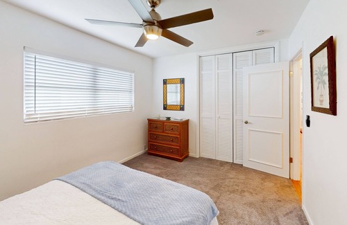 Harbor Hills House | Harbor Hills Beauty | Updated house near water with fireplace, boat access, W/D