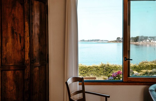 Plouguerneau Ski Chalet | Harbor House - Aber Wrach View for 6