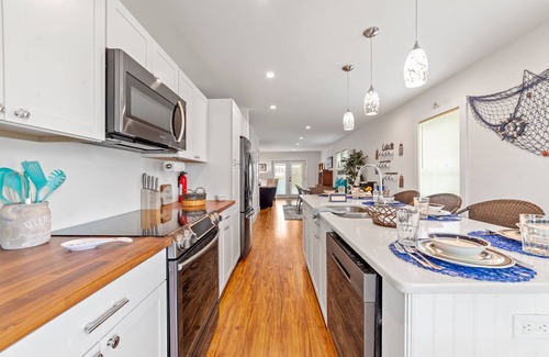 Oriental House | Harbor Retreat - Pet Friendly in Village