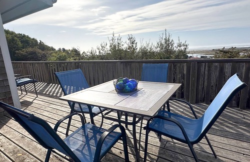 Gold Beach Cottage | Harbor View Cottage - Unit A