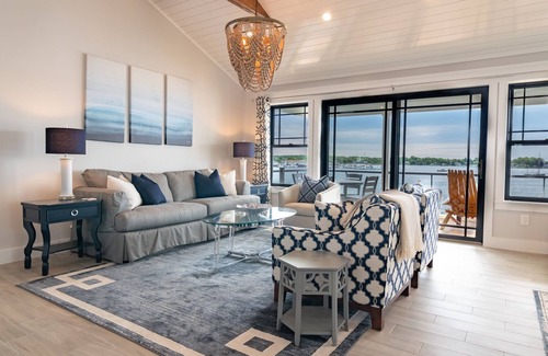 West Mystic House | Harbor View Landing Mystic CT - The Mystic Waterfront House - Third Floor Only