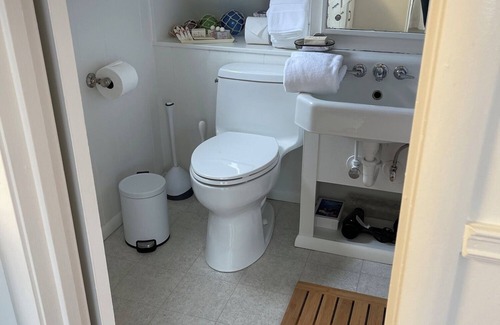 Trinidad Bed & Breakfast | Harbor View Room - Studio-Style Suite with Panoramic Bay Views