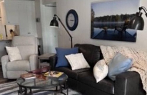 Clear Lake Condo | Harborage condo. It sleeps 6 comfortably . Harbor / Lake view. Newly renovated