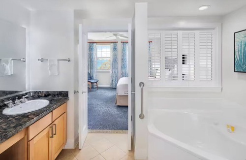 Paradise Island Hotel | Harborside Resort at Atlantis- 1 Bedroom -1 Bath -Access to Atlantis Water Parks
