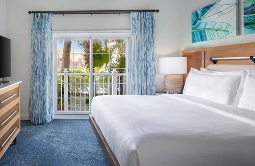 Paradise Island Hotel | Harborside Resort at Atlantis- 1 Bedroom -1 Bath -Access to Atlantis Water Parks