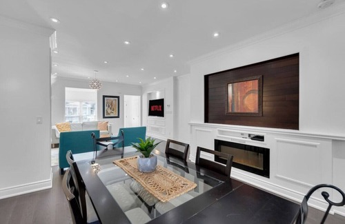 Riverdale Hotel | Harbory Stays - 4BR Suite