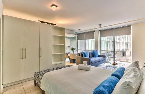 Victoria and Alfred Waterfront Apartment | Harbour Bridge Waterfront