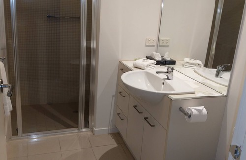 Docklands Hotel | Harbour Escape Apartments