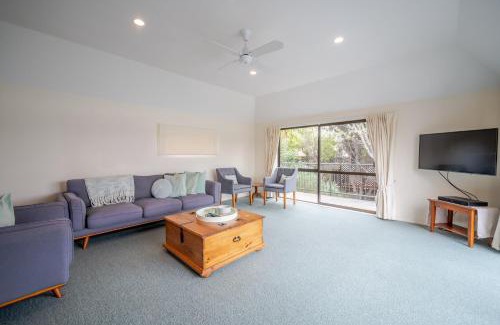 Akaroa House | Harbour Haven - Akaroa Holiday Home