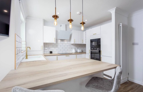 Ayr Apartment | Harbour House - Donnini Apartments