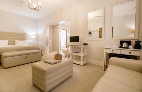 Hermanus City-Centre Hotel | Harbour House Hotel - Adventure Pads