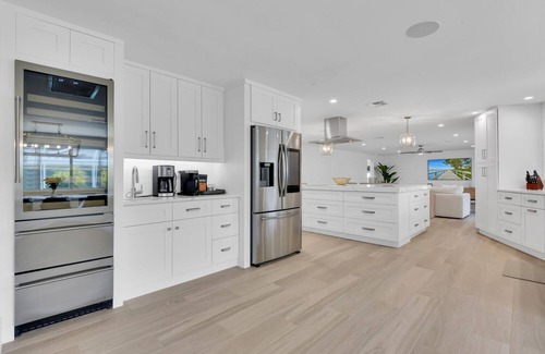 Moorings House | HARBOUR HOUSE - Newly Renovated Pool Home Walking Distance to Beach!