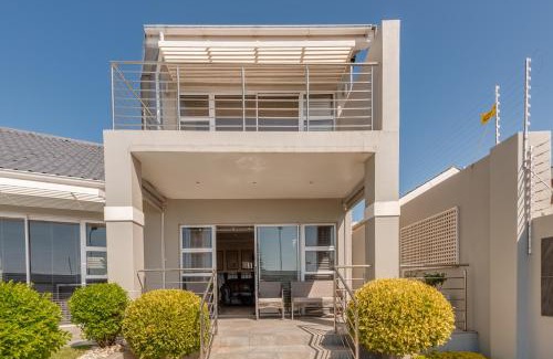 Humewood Villa | Harbour Lights Luxury Loft