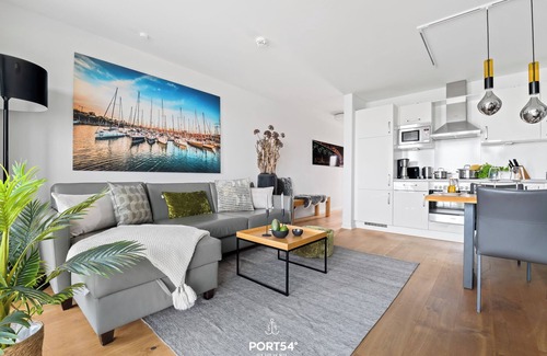 Olpenitz Apartment | Harbour Side - directly on the water, 1st floor, shower, balcony, barbecue, parking space
