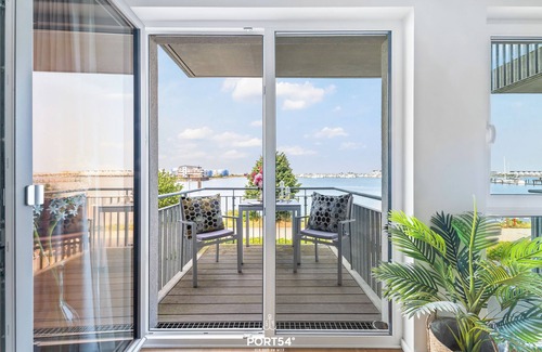 Olpenitz Apartment | Harbour Side - directly on the water, 1st floor, shower, balcony, barbecue, parking space
