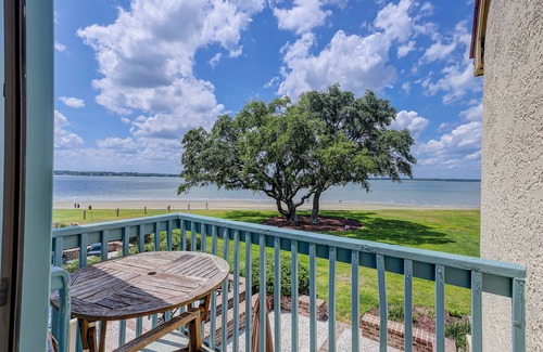 Harbour Town Condo | Harbour Town hideaway w/scenic balcony/water views - steps from the lighthouse