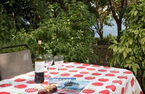 Weymouth Cottage | HARBOUR VIEW BUNGALOW, family friendly, with a garden in Weymouth